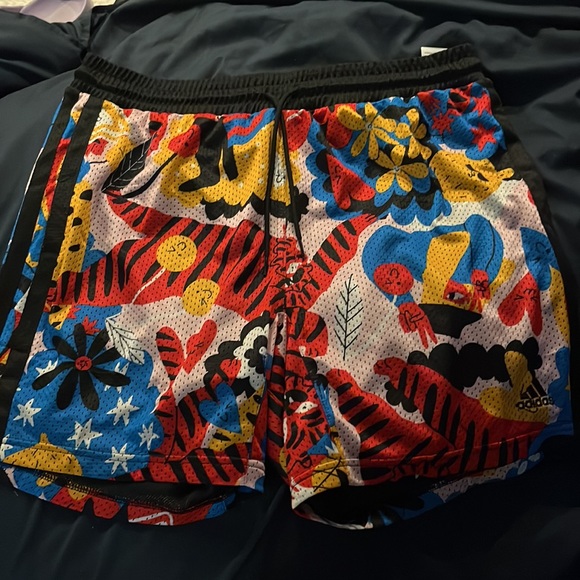 Adidas women’s basketball shorts - Picture 2 of 5